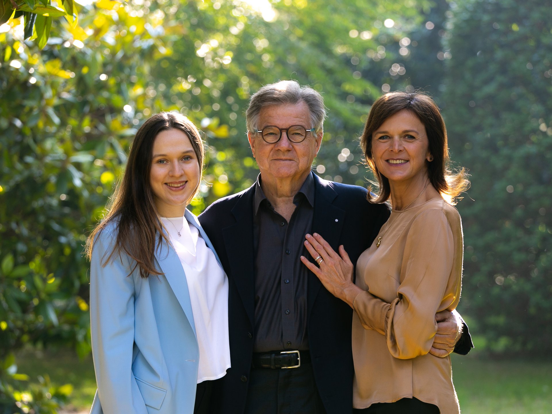 Hotel con terme vicino a Venezia: Hotel Garden Terme Tre persone sorridenti all'aperto in un giardino